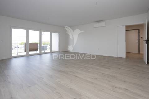 Apartamento t4 - com box  - novo - montijo