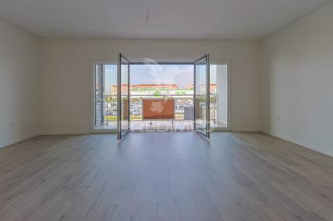 Apartamento t4 - com box  - novo - montijo
