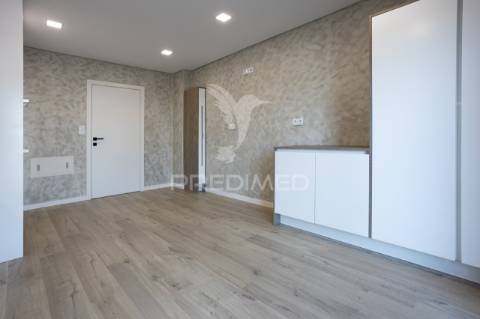 Apartamento t4 - com box  - novo - montijo