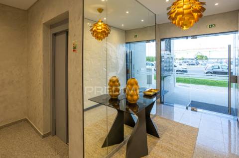 Apartamento t4 - com box  - novo - montijo