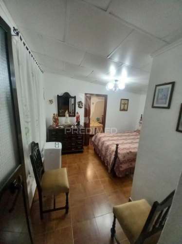Casa de aldeia com quintal