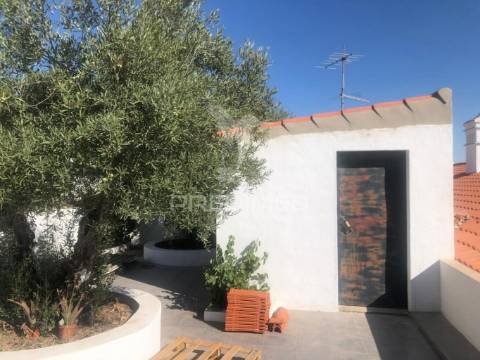 Moradia t2 com terreno em aldeia da serra d´ossa