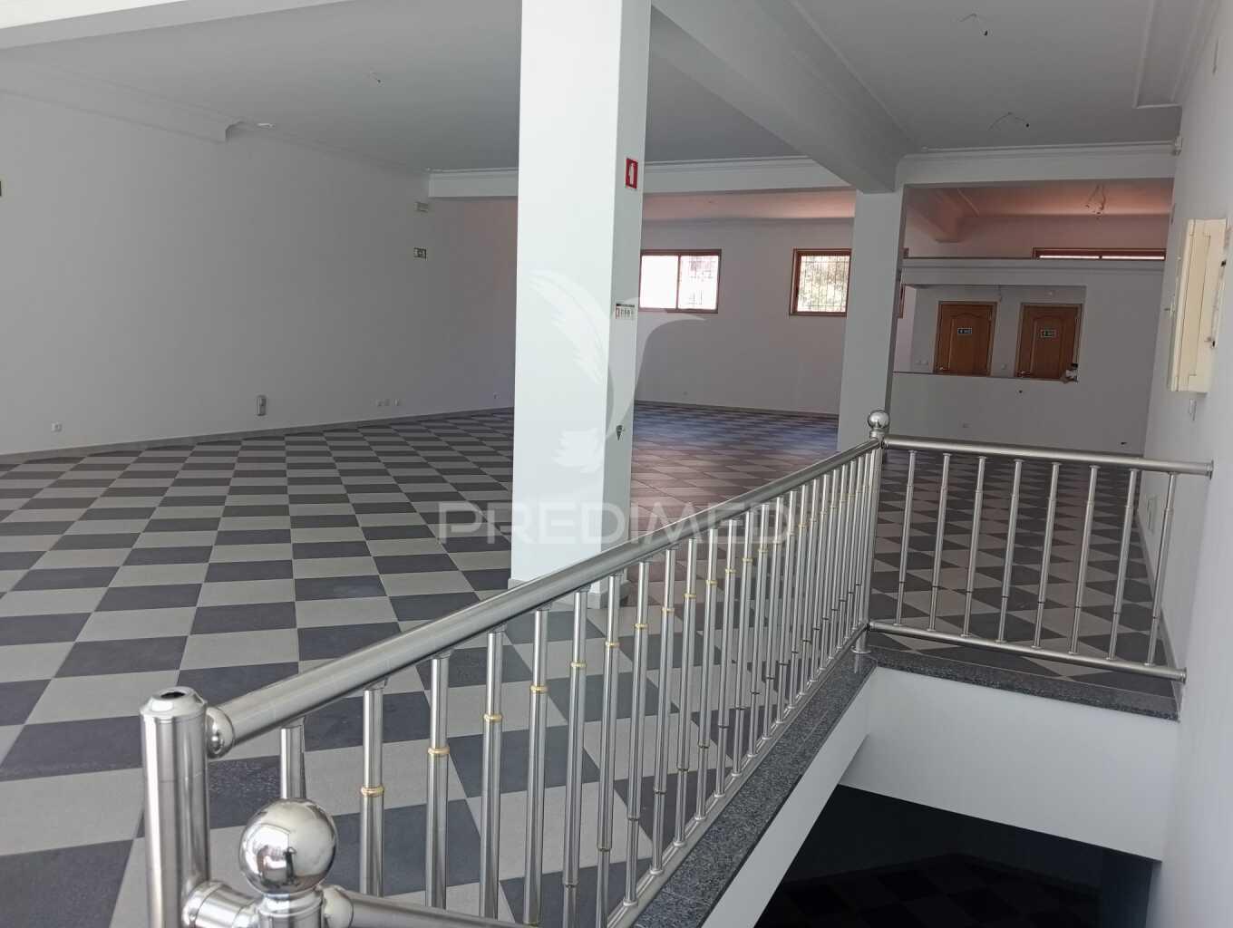 Loja para comércio - porto de mós