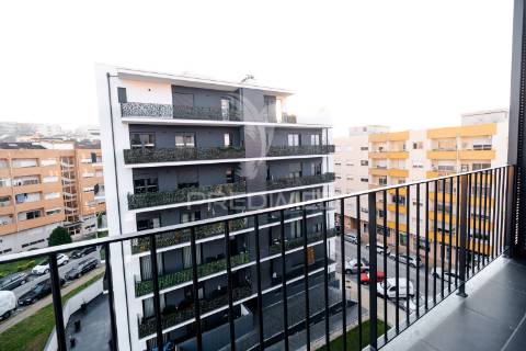 Encontre o seu espaço...fantástico apartamento novo,
