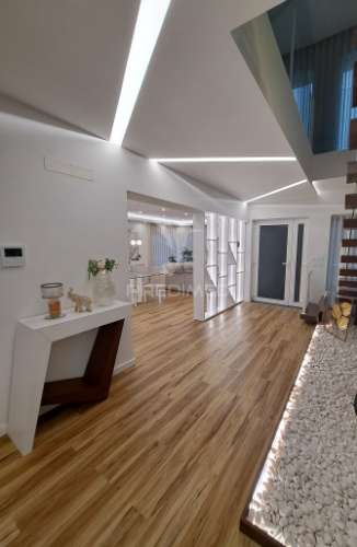 Moradia moderna com vista mar