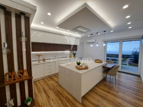 Moradia moderna com vista mar