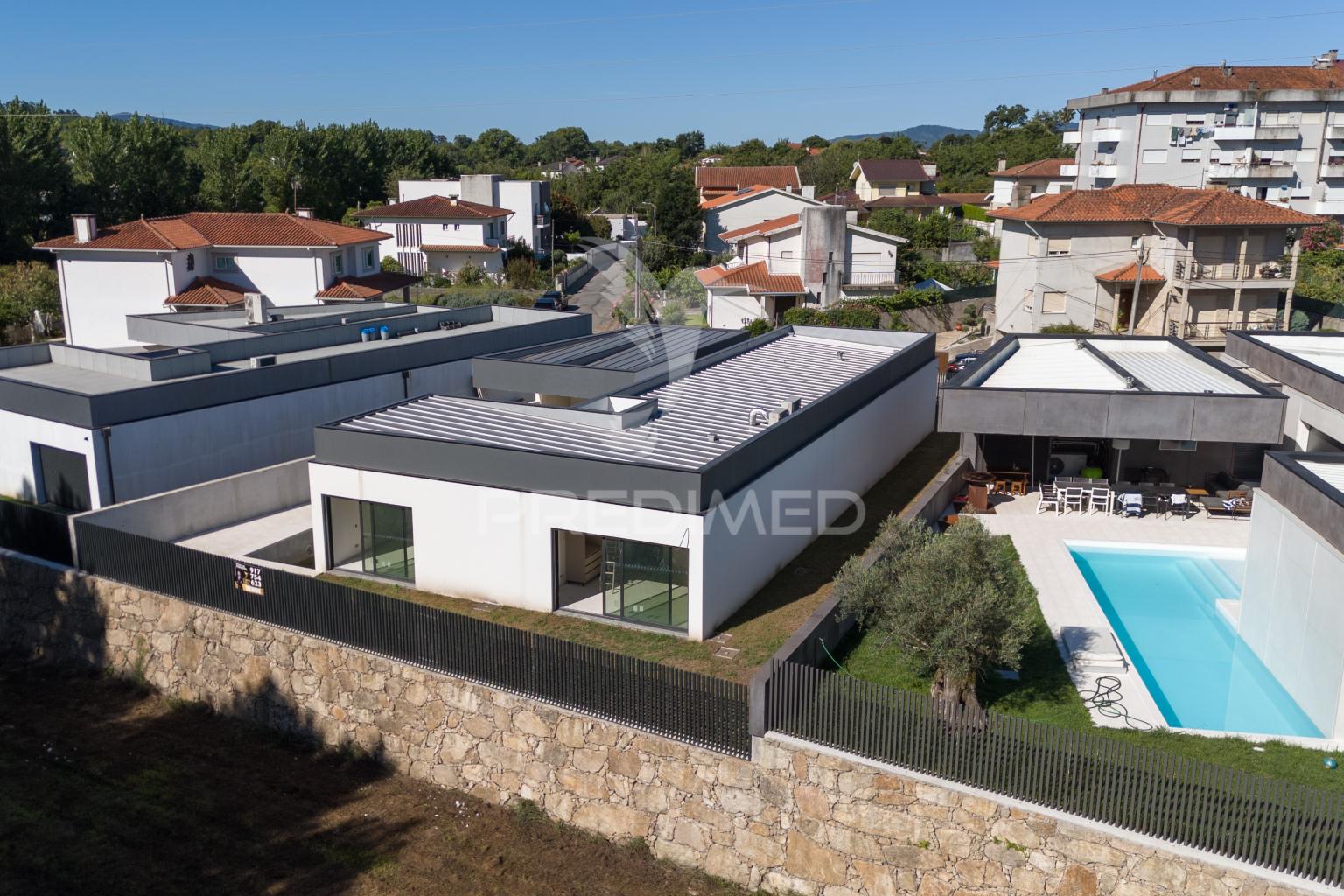 Moradia com piscina e vista rio em soutelo, braga
