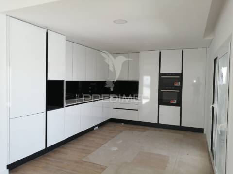 Moradia nova isolada t4 c/piscina