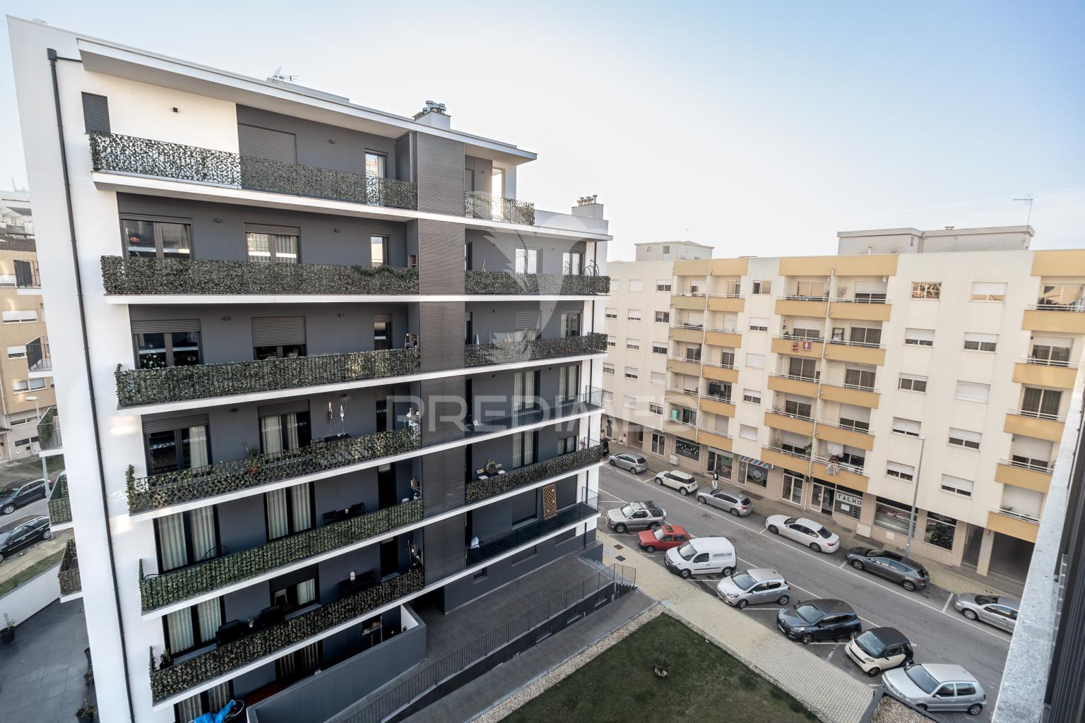Encontre o seu espaço...fantástico apartamento novo,