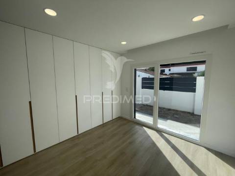 Moradia t4 nova geminada!