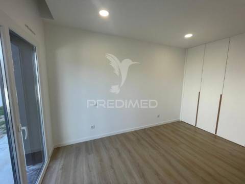 Moradia t4 nova geminada!