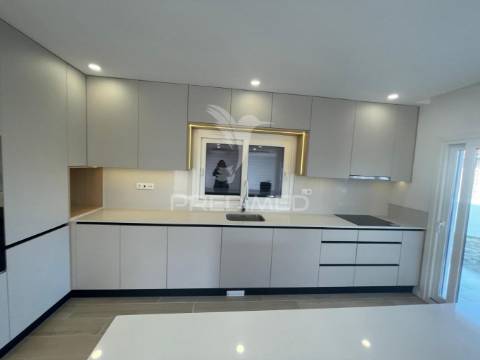 Moradia t4 nova geminada!