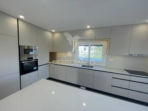 Moradia isolada nova t3 que pode ser transformada em t4!