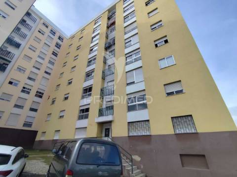 Apartamento para investimento / remodelação