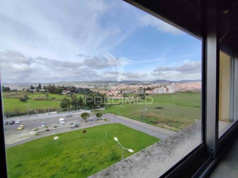 Apartamento para investimento / remodelação