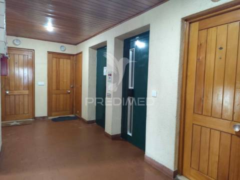 Apartamento para investimento / remodelação