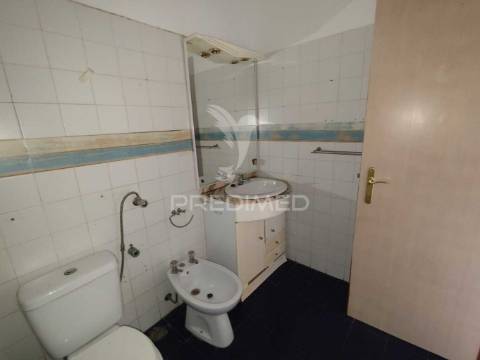 Apartamento para investimento / remodelação