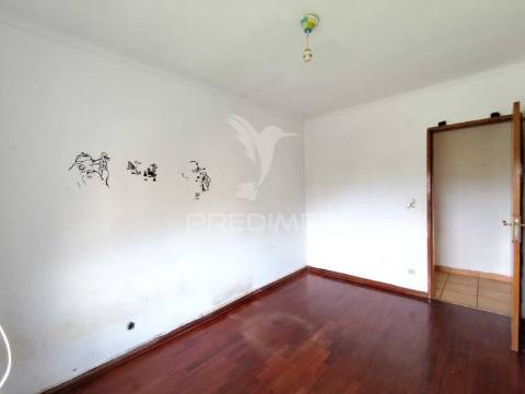 Apartamento para investimento / remodelação