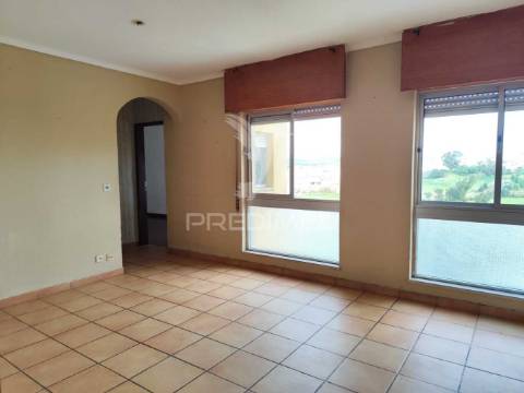 Apartamento para investimento / remodelação