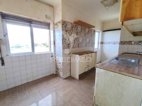 Apartamento para investimento / remodelação