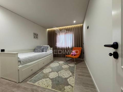 Apartamento t2 na póvoa de varzim - próximo da praia