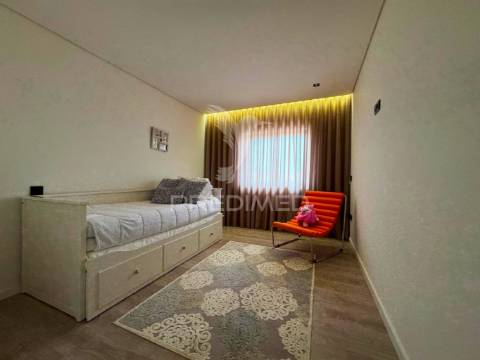 Apartamento t2 na póvoa de varzim - próximo da praia