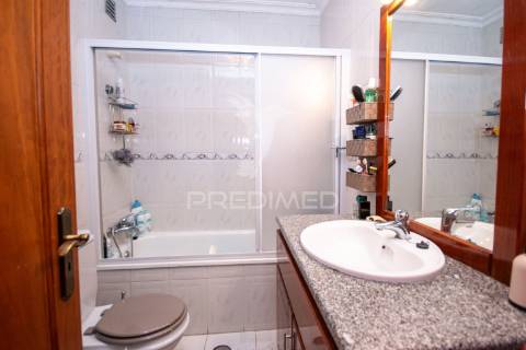 Apartamento t3 espaçoso com garagem e conforto na guarda