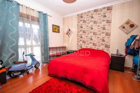 Apartamento t3 espaçoso com garagem e conforto na guarda