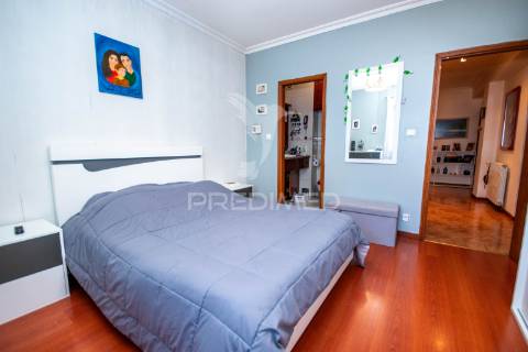 Apartamento t3 espaçoso com garagem e conforto na guarda