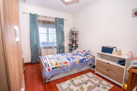 Apartamento t3 espaçoso com garagem e conforto na guarda