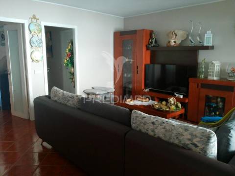 Moradia  t4 em caldas das taipas