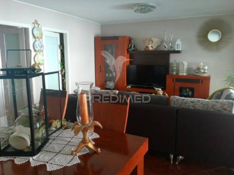 Moradia  t4 em caldas das taipas