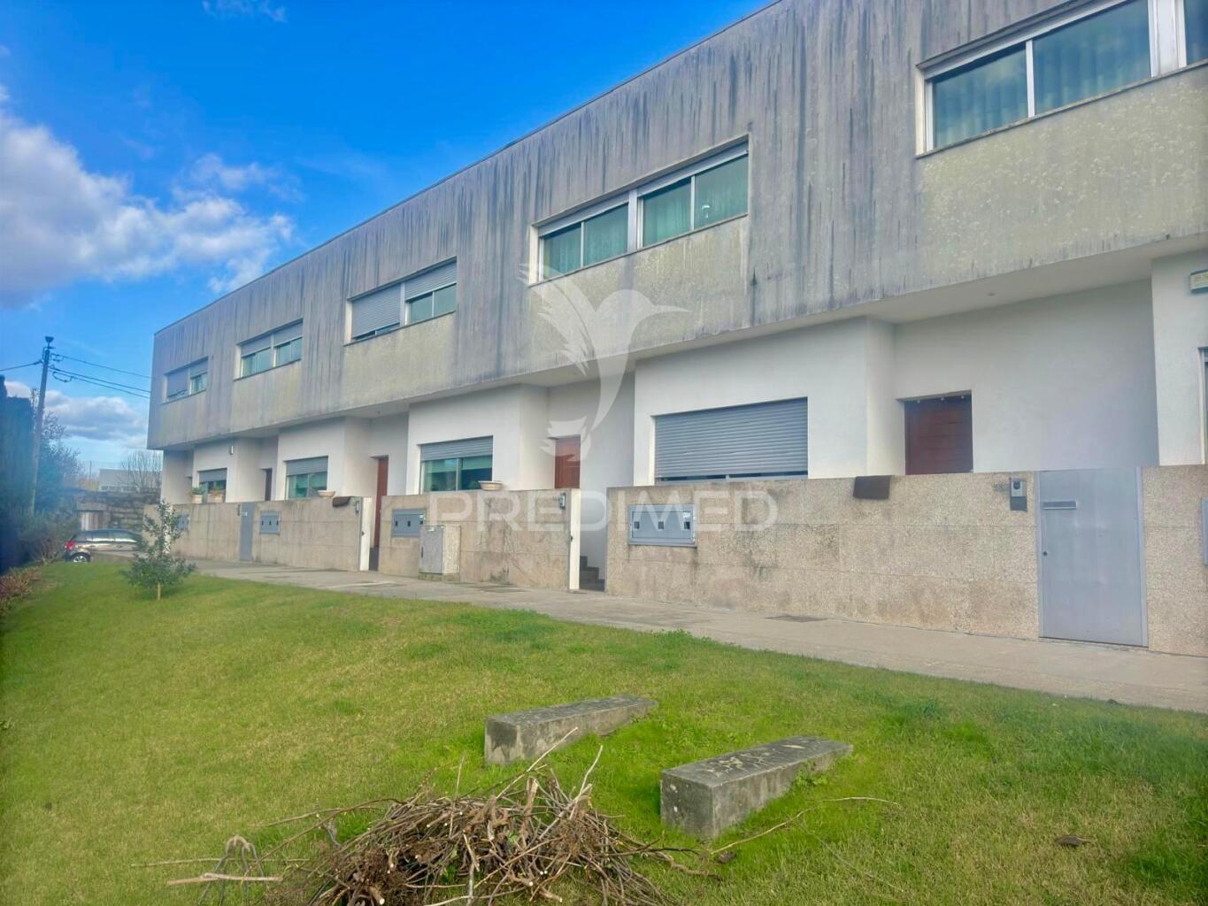 Moradia  t4 em caldas das taipas