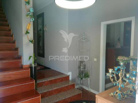 Moradia  t4 em caldas das taipas