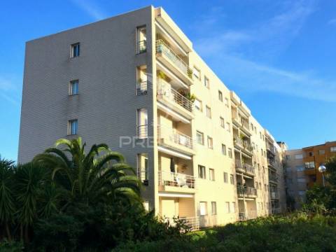 Apartamento t2 em rio tinto, 2 frentes, varanda e lugar de garagem