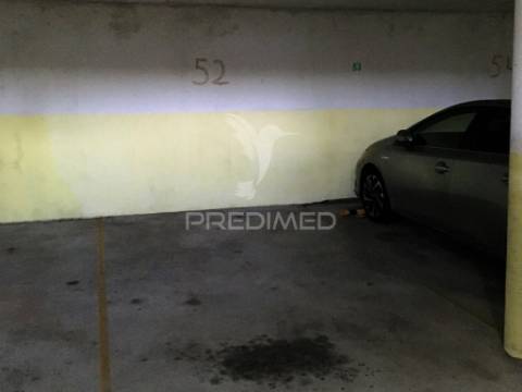 Apartamento t2 em rio tinto, 2 frentes, varanda e lugar de garagem
