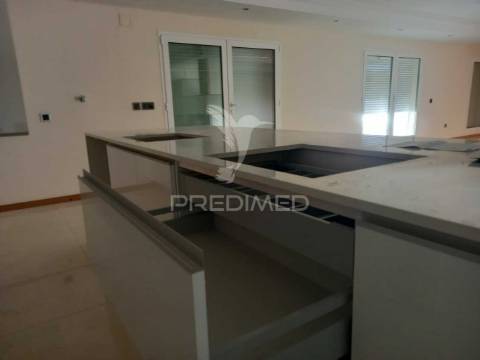 Magnífica moradia t7 próxima de leiria com terreno de 4650m²