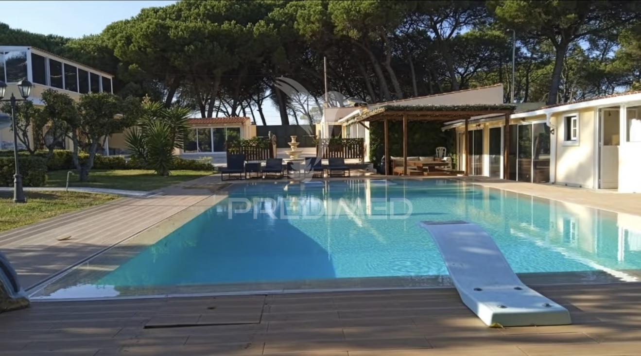 Moradia de luxo com piscina aquecida próximo a sintra