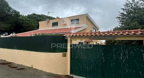 Moradia de luxo com piscina aquecida próximo a sintra