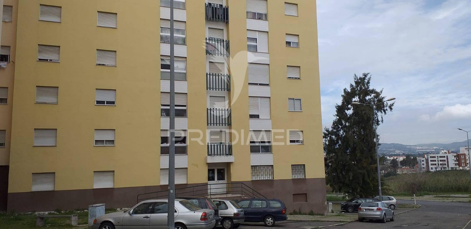 Apartamento t3 para remodelação | 125m² | loures