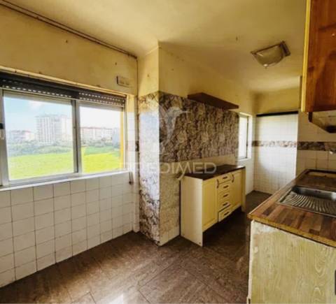 Apartamento t3 para remodelação | 125m² | loures