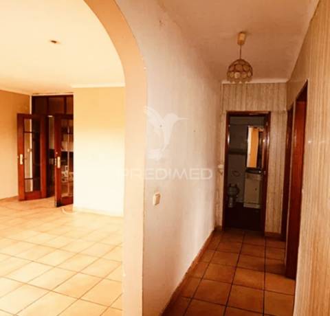 Apartamento t3 para remodelação | 125m² | loures