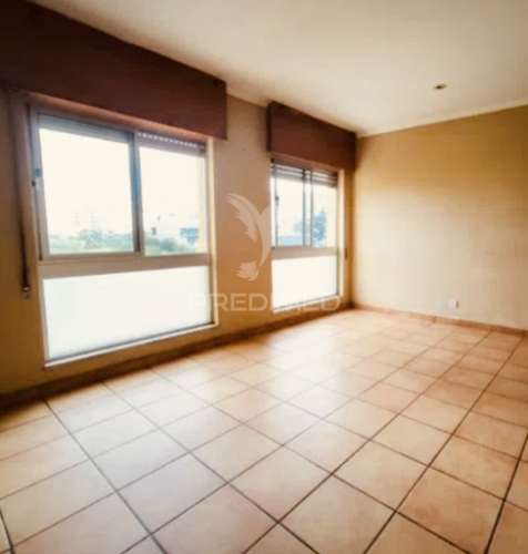 Apartamento t3 para remodelação | 125m² | loures
