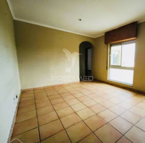 Apartamento t3 para remodelação | 125m² | loures
