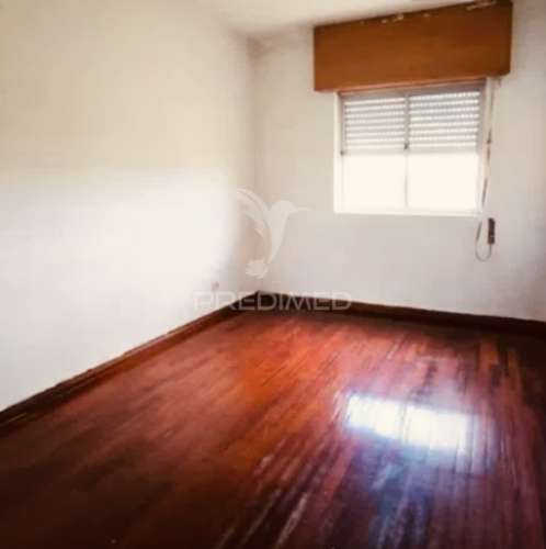 Apartamento t3 para remodelação | 125m² | loures