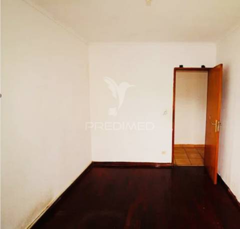 Apartamento t3 para remodelação | 125m² | loures