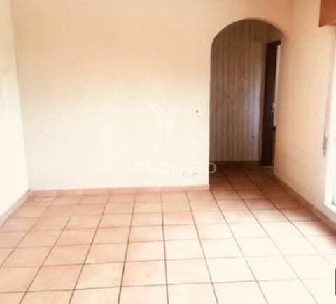 Apartamento t3 para remodelação | 125m² | loures