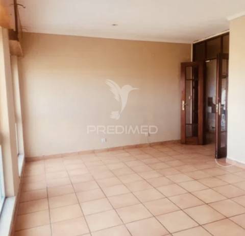 Apartamento t3 para remodelação | 125m² | loures
