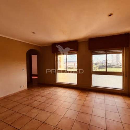 Apartamento t3 para remodelação | 125m² | loures