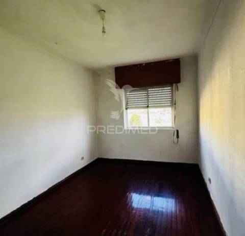 Apartamento t3 para remodelação | 125m² | loures